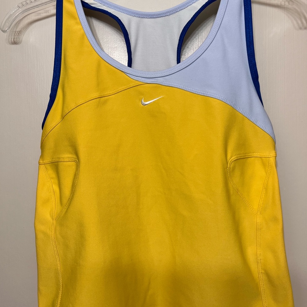 🔥 SALE 🔥 Nike Women’s Race Tank Top Build In Bra Size S No Pads